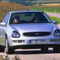 : Ford Scorpio спереди