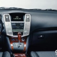 : передняя панель Lexus RX300 