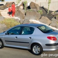 : Peugeout 206 сбоку