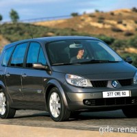 : Renault Grand Scenic спереди