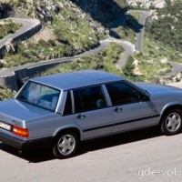 : Volvo 740  сзади, сбоку