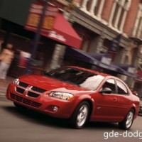 : Dodge Stratus спереди