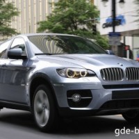 : Фото BMW ActiveHybrid X6 спереди, сбоку