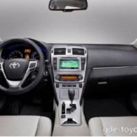: Toyota Avensis салон