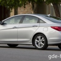 : фото Hyundai Sonata сбоку 