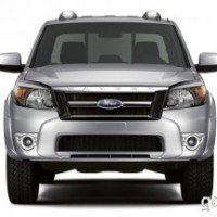 : Ford Ranger спереди