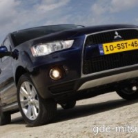 : Mitsubishi Outlander XL спереди