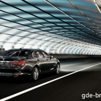: BMW 7ER сзади