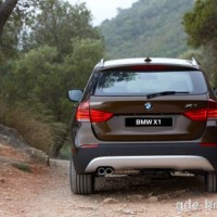 : BMW X1 сзади