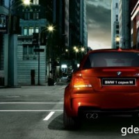 : BMW M1 сзади