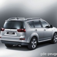 : Peugeot 4007 сзади