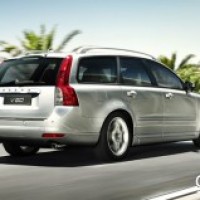 : Volvo V50 сзади, сбоку