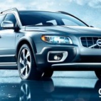 : Volvo XC70 спереди