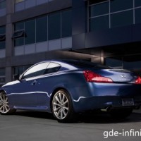 : Infiniti G Coupe сбоку, сзади