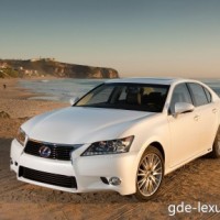 : Lexus GS450 h спереди