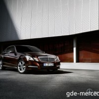 : Mercedes E-сlass sedan спереди