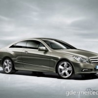 : Mercedes E-сlass купе сбоку