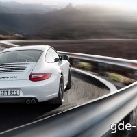 : Порше 911 Каррера GTS сзади