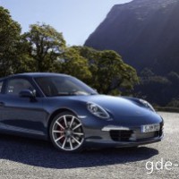 : Porsche 911 Carrera S спереди, сбоку