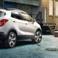 : Opel Mokka сзади, сбоку