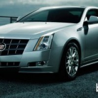 : Кадиллак CTS купе 2011 спереди-сбоку