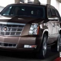 : Cadillac Escalade Hybrid 2012 спереди