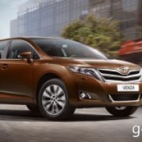 : Toyota Venza спереди, сбоку