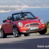 : фото MINI Cooper cabrio в движении