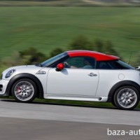 : MINI John Cooper Works coupe вид сбоку