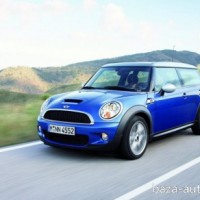 : фото MINI Cooper S clubman спереди, сбоку