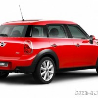 : фото MINI ONE countryman сзади, сбоку