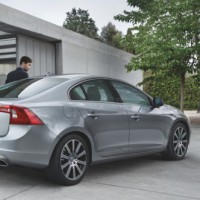 : Volvo S60 сбоку