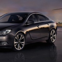 Opel Insignia хетчбэк: спереди слева