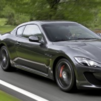 : фото Maserati GranTurismo MC Stradale спереди, сбоку