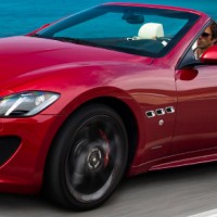 : Maserati GranCabrio Sport вид спереди, сбоку