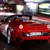 : фото Ferrari California сзади