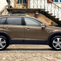 : Chevrolet Captiva сбоку