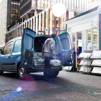 : фото Mercedes Citan с открытым багажником