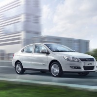 : Chery М11 седан вид спереди, сбоку