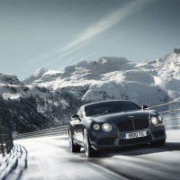 Bentley Continental GT V8 вид спереди: 