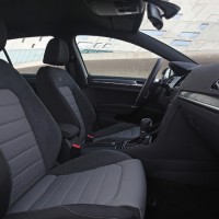 : Volkswagen Golf R передние сидения