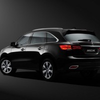 Acura MDX сзади, сбоку: 