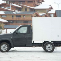 : фото UAZ Cargo сбоку