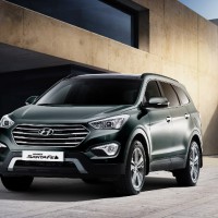 : Hyundai Grand Santa Fe вид спереди