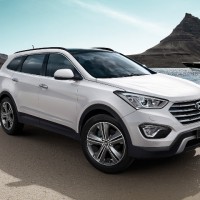 : модель Grand Santa Fe сбоку