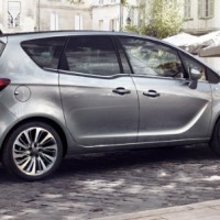 : Opel Meriva сбоку