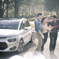 Citroën С4 Picasso: слева спереди