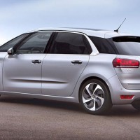 Citroën С4 Picasso: слева сзади