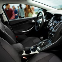 Ford Focus hatchback: салон спереди