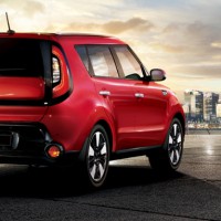 KIA Soul: сзади справа